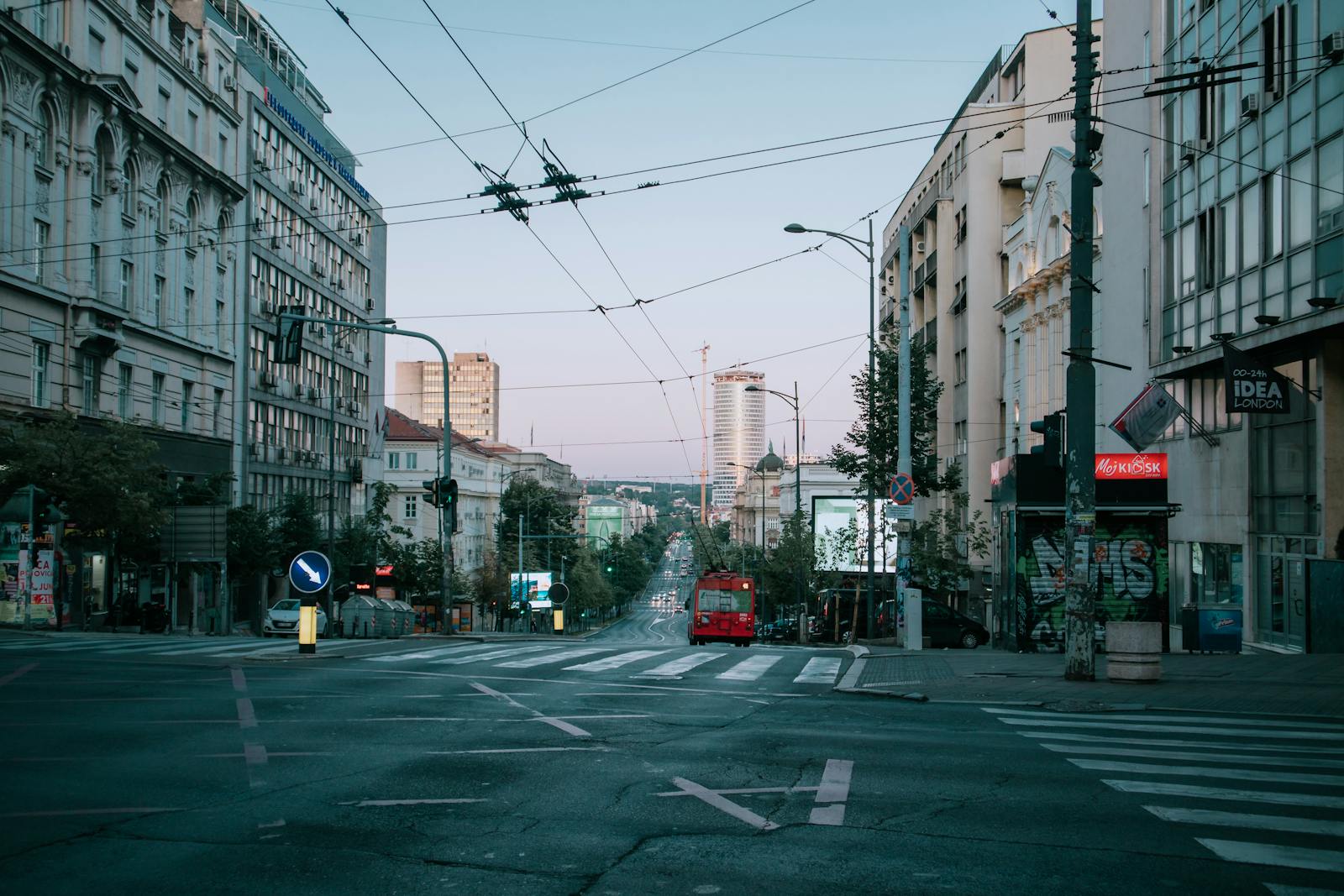 Cene stanova 2026 u Beogradu - Procena na osnovu poslednjih 20 godina kretanja cena (sa tabelom scenarija)