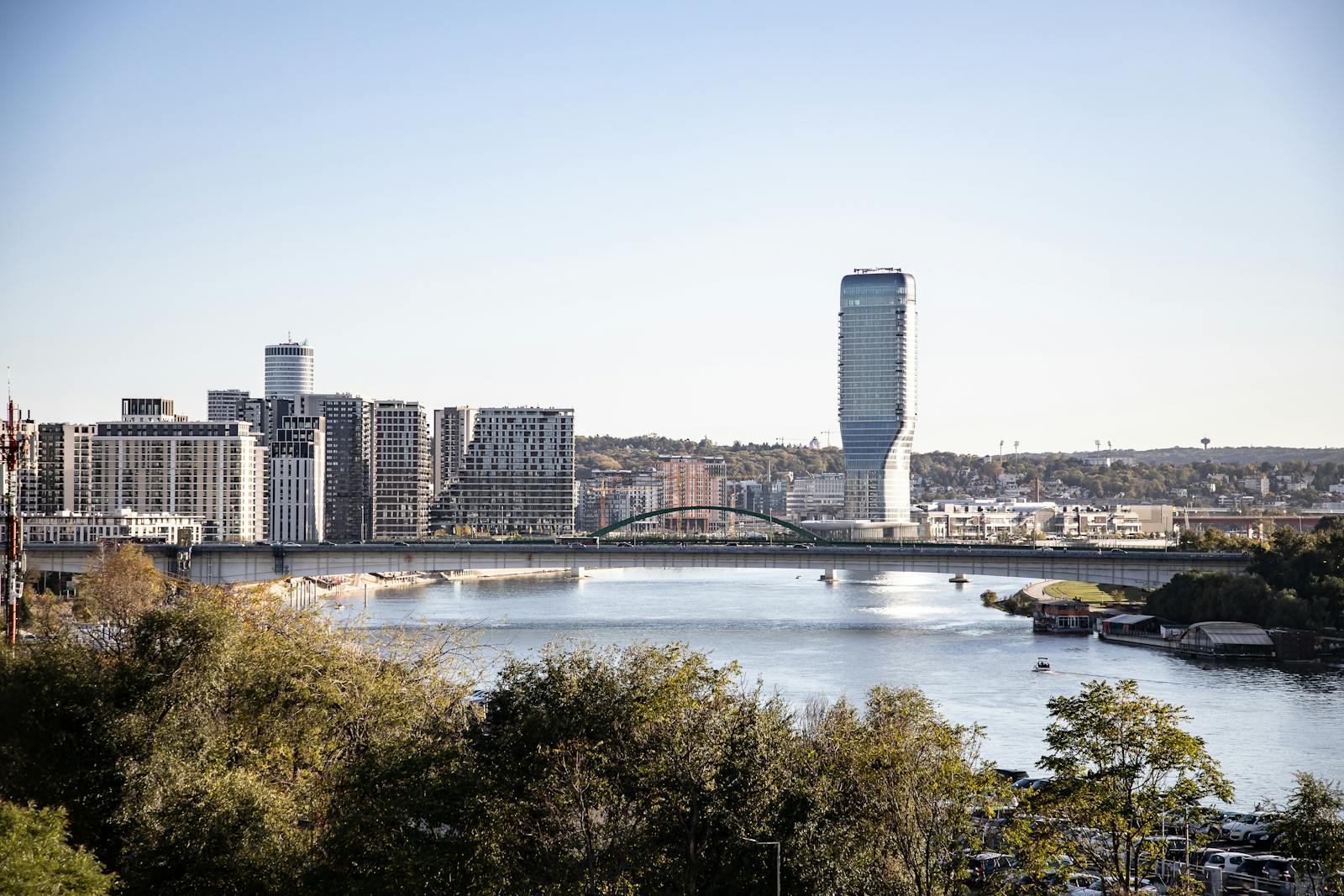 Cene stanova 2026 u Beogradu - Procena na osnovu poslednjih 20 godina kretanja cena (sa tabelom scenarija)